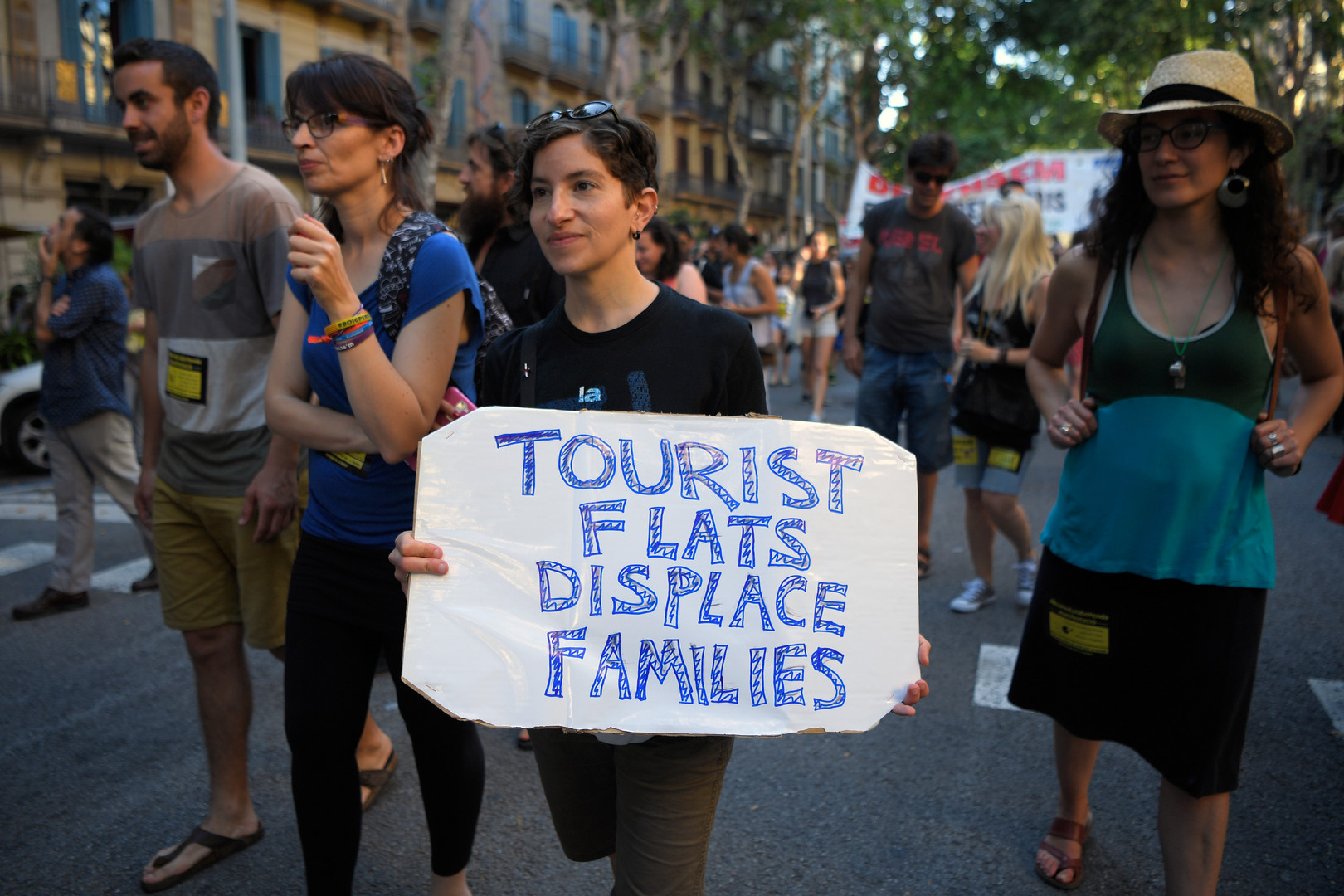 «Barcelone n'est pas à vendre» : les habitants dénoncent la prolifération des logements touristiques