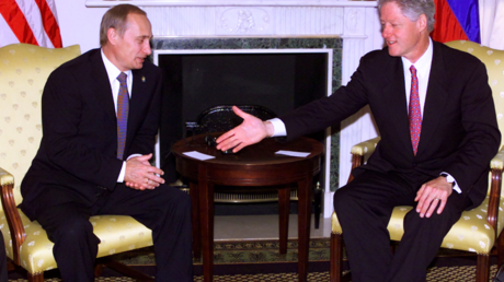 Vladimir Poutine avait suggeré à Bill Clinton de faire entrer la Russie dans l'OTAN