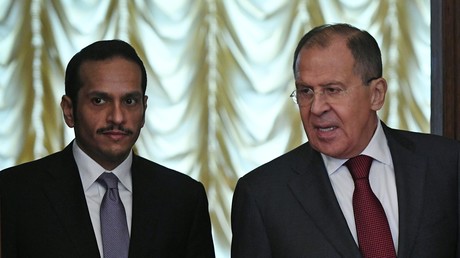 Le ministre des Affaires étrangères qatari Mohammed ben Abderrahmane Al Thani
reçu à Moscou par son homologue russe Sergueï Lavrov, le 10 juin