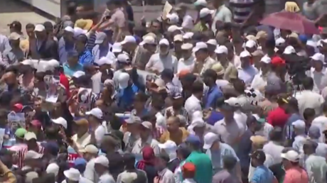 Des milliers de Marocains manifestent contre le gouvernement dans le centre de Rabat 