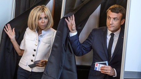 Emmanuel Macron a voté avec son épouse Brigitte