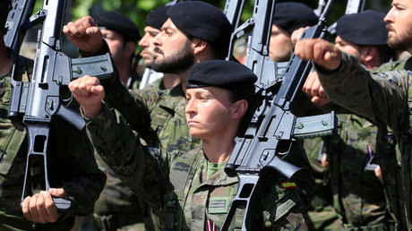 Des soldats espagnols en Lettonie