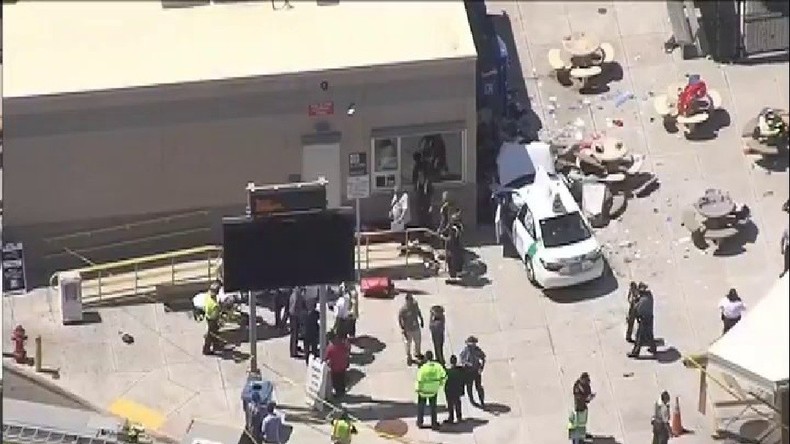 Un taxi percute la foule près de l'aéroport international de Boston faisant dix blessés (IMAGES)