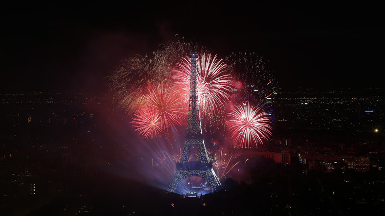 Festivités du 14 juillet : 897 voitures brûlées, une hausse par rapport à 2016