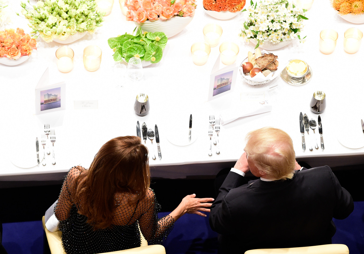 Les images du dîner du G20 laissent voir qui est assis à côté de Trump, Merkel ou Poutine