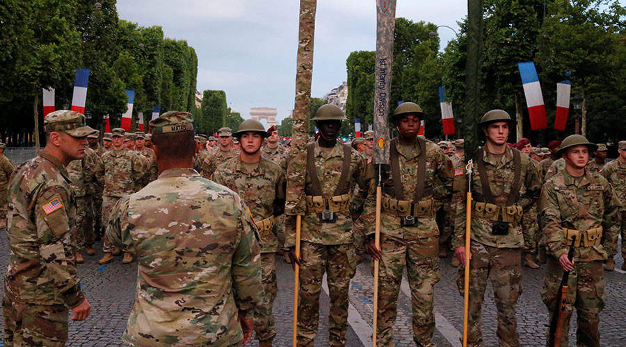 Les troupes américaines répètent sur les Champs-Elysées avant le défilé du 14 juillet (PHOTOS)