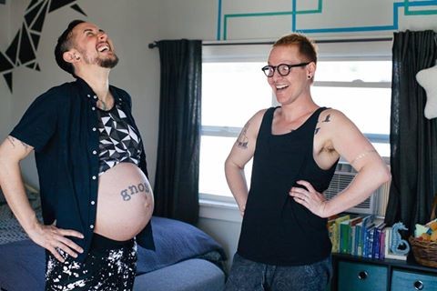 Etats-Unis : un homme transgenre a accouché de son premier enfant (PHOTOS)