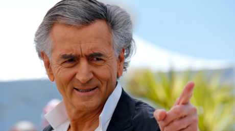 Encombré par un patrimoine trop important, BHL vend une de ses luxueuses villas