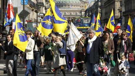 Des royalistes de l'Action Française lors d'une manifestation d'hommage à Jeanne d'Arc à Paris en 2012 