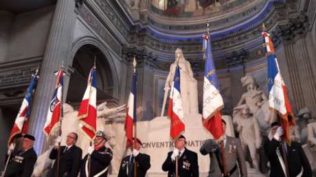 Le célèbre bâtiment français a été le théâtre d'une cérémonie de naturalisation qui a concerné plusieurs centaines d'étrangers devenus Français