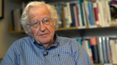 Noam Chomsky : «Si vous critiquez la politique du gouvernement,  vous êtes antiaméricain»