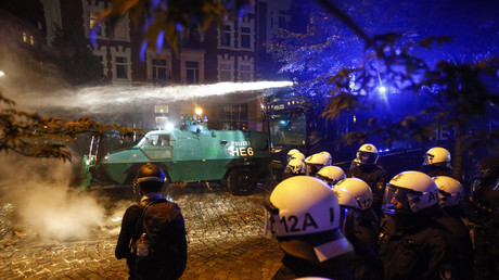 «Bienvenue en enfer» : une manifestation anti-G20 dégénère, 111 policiers blessés (IMAGES)