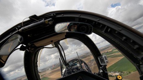 Le cockpit d'un avion de chasse français

