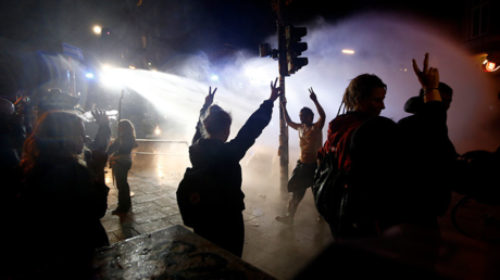 Après les émeutes de Hambourg, la classe politique allemande durcit le ton