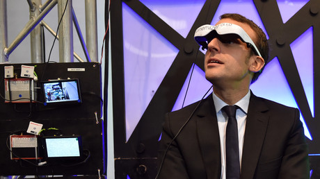 Emmanuel Macron à la foire high-tech Futurapolis en 2016