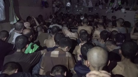 Enfermés dans des conditions abominables en Irak, pour leurs liens supposés avec l'EI (VIDEO)