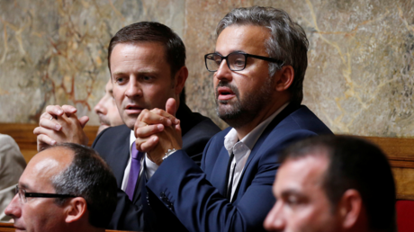 Pourquoi le post anti-Bolloré d'Alexis Corbière a-t-il été supprimé... puis reposté ?