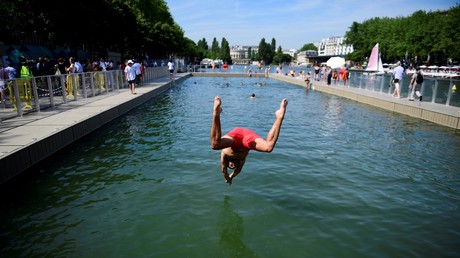 Bactéries fécales à la Villette : les baigneurs à nouveau invités à venir barboter dans les bassins