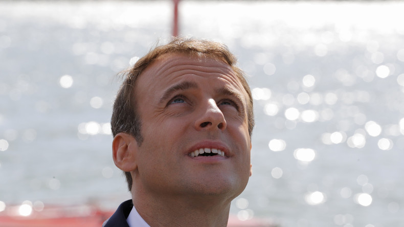 Chute de la popularité d'Emmanuel Macron : «Sa politique apparaît profondément anti-nationale»
