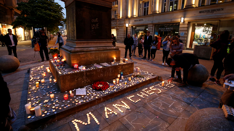 Attentat de Manchester : un SDF devant la justice pour vol sur les victimes qu'il a secourues