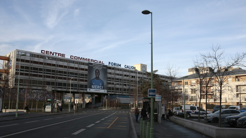 Aulnay-sous-Bois : des policiers agressés, leurs armes non létales dérobées