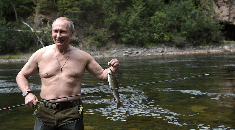 Pause estivale : Vladimir Poutine pêche le brochet en Sibérie (PHOTOS, VIDEO)