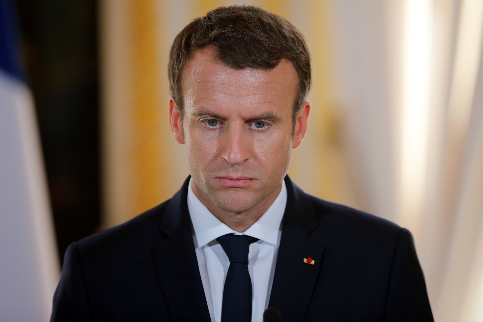 <b>Macron</b> porte plainte contre un paparazzi, celui-ci accuse l&apos;Elysée de ...