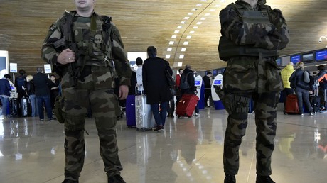 Avec 271 Français de retour du djihad, Gérard Collomb juge «la menace terroriste très élevée»