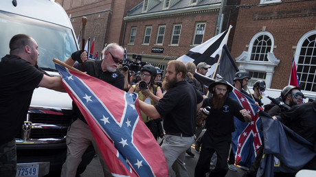 Enorme chasse aux «nazis» sur Twitter après les violences de Charlottesville