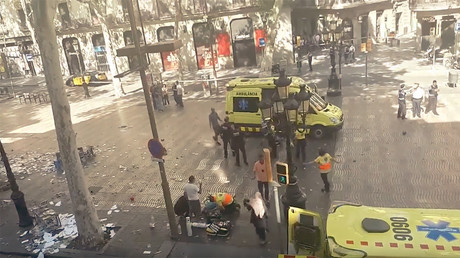 Panique, détresse, dévastation : les images terrifiantes de l'attentat de Barcelone (VIDEOS)