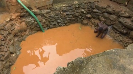 Son eau potable contaminée, le Sierra Leone redoute une flambée de choléra 