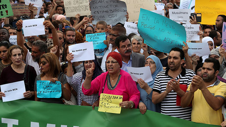 Des milliers de musulmans réunis contre le terrorisme à Barcelone (PHOTOS)