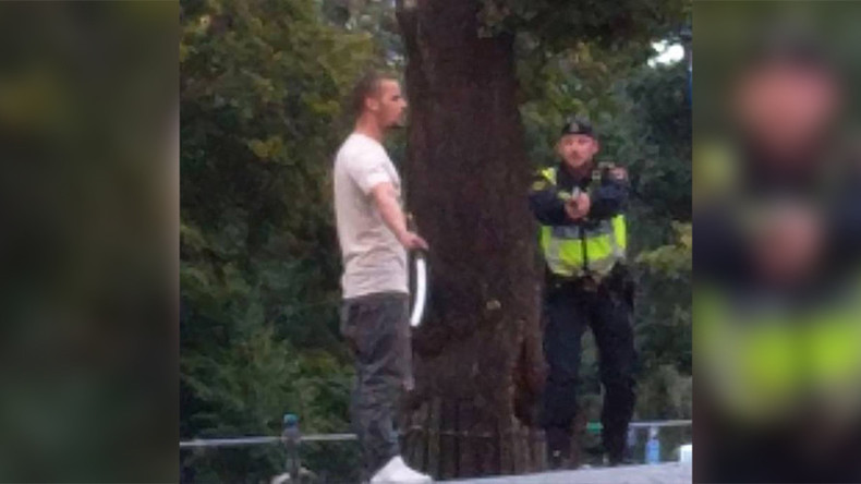 Un homme menaçant des passants avec une épée arrêté en Suède (PHOTOS)