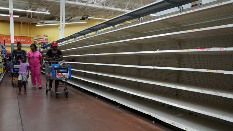 Profitant du chaos après le passage d'Irma, certains font flamber les prix à Miami