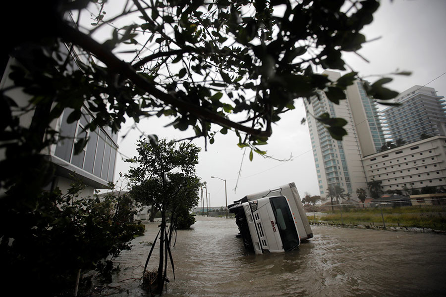 4 morts, 3 millions d'habitants privés d'électricité : Irma ravage la Floride sur fond d'évacuations