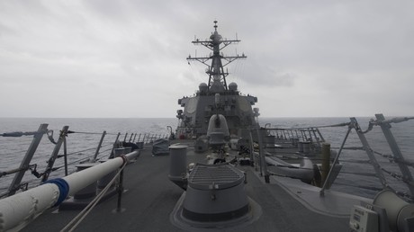 Le destroyer américain USS John S. McCain, lors d'une patrouille en mer de Chine méridionale en janvier 2017.