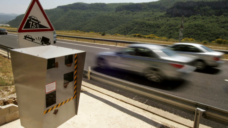 Bientôt sur les routes françaises ? Des radars cachés dans des poubelles fleurissent en Belgique