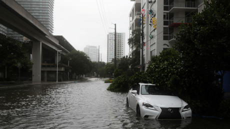 L’ouragan Irma faiblit mais les rues de Miami sont submergées