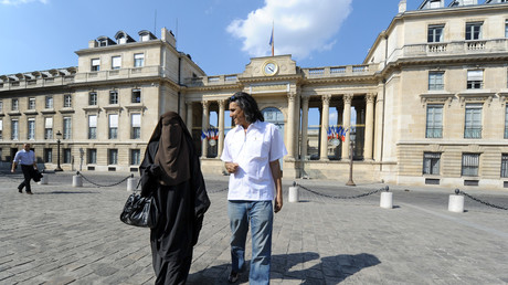 Rachid Nekkaz veut régler les amendes des Autrichiennes en burqa