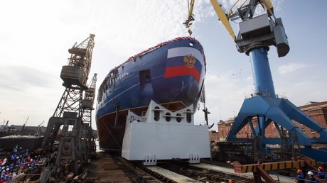 Le brise-glace atomique le plus puissant du monde mis à l’eau à Saint-Pétersbourg (IMAGES)