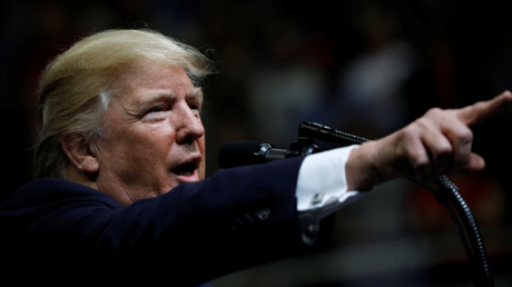 «Virez moi ces fils de p*te» : Trump s'en prend aux sportifs refusant de saluer l'hymne américain