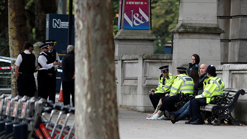 Londres : une voiture percute des passants près d'un musée, la piste terroriste écartée