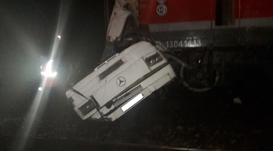 Russie : au moins 19 morts dans une collision entre un train et un bus (IMAGES CHOC)