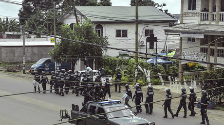 Les forces de l'ordre patrouillent dans la ville de Buea au Cameroun, le 1er octobre