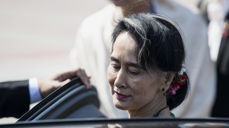 Aung San Suu Kyi à son arrivée à Manille le 28 avril 2017.