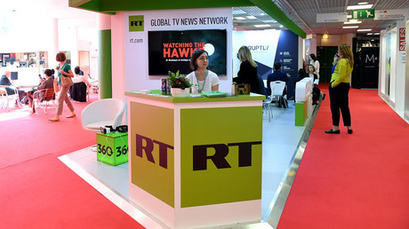 Le stand de Russia Today au Marché international des programmes de télévision (MIPTV) à Cannes.