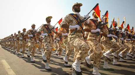 Défilé du corps des Gardiens de la révolution islamique 
