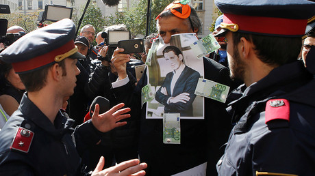 Rachid Nekkaz a manifesté le visage couvert à Vienne le 9 octobre