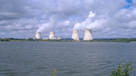 Des militants de Greenpeace interpellés sur le site de la centrale nucléaire EDF de Cattenom 