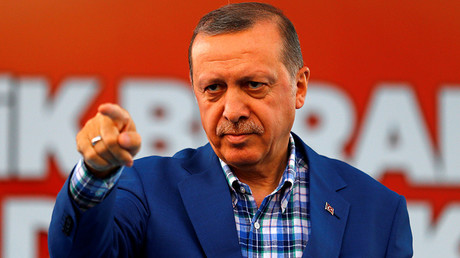 «Nous n'avons pas besoin de vous» : Erdogan accuse les USA de «sacrifier» les relations avec Ankara